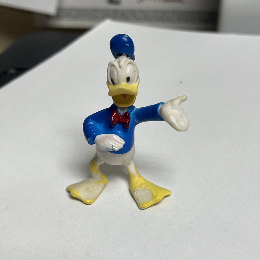 Disney Donald Duck Figure – Blue Sailor Outfit – Small PVC Toy – Collectible